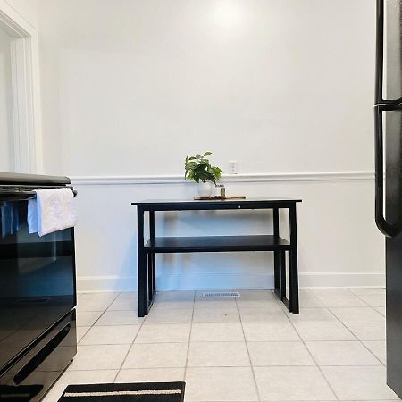 Centrally Located Evv Apartments 에번즈빌 외부 사진